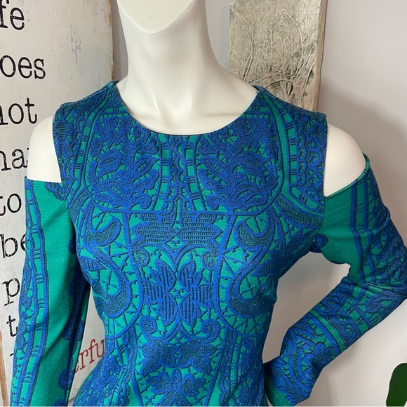 Hale Bob designer cold shoulder blue green detail dress - Picture 4 of 12